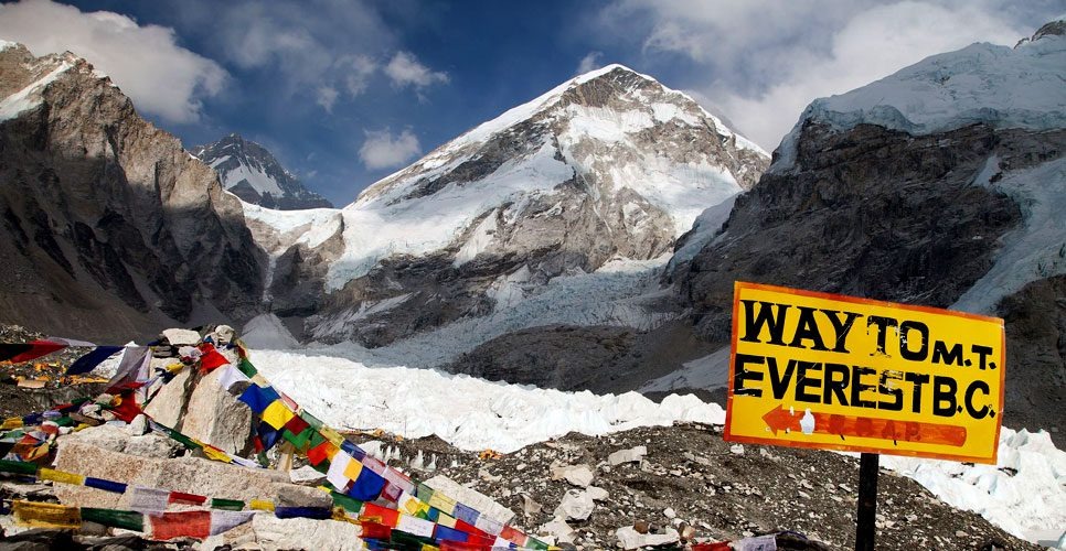 Chola Pass Trekking Image